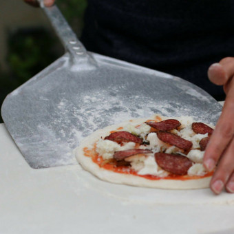 Amica Aluminium Pizza Peel 32cm x 30cm - 120cm Handle 2